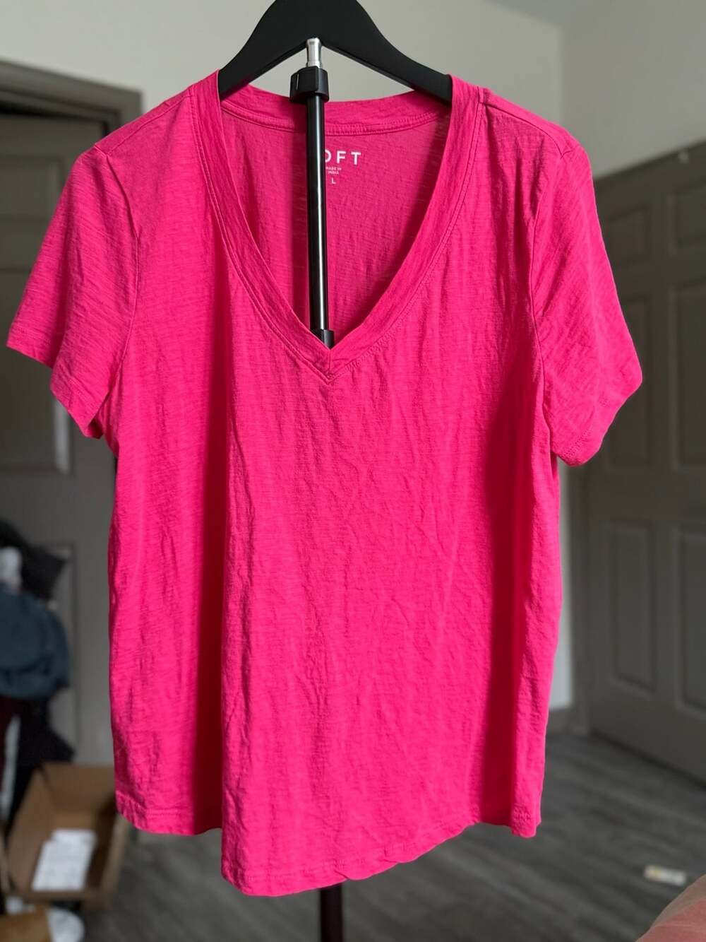 LOFT V-Neck T-Shirt Size L Pink Short Sleeve Tee
